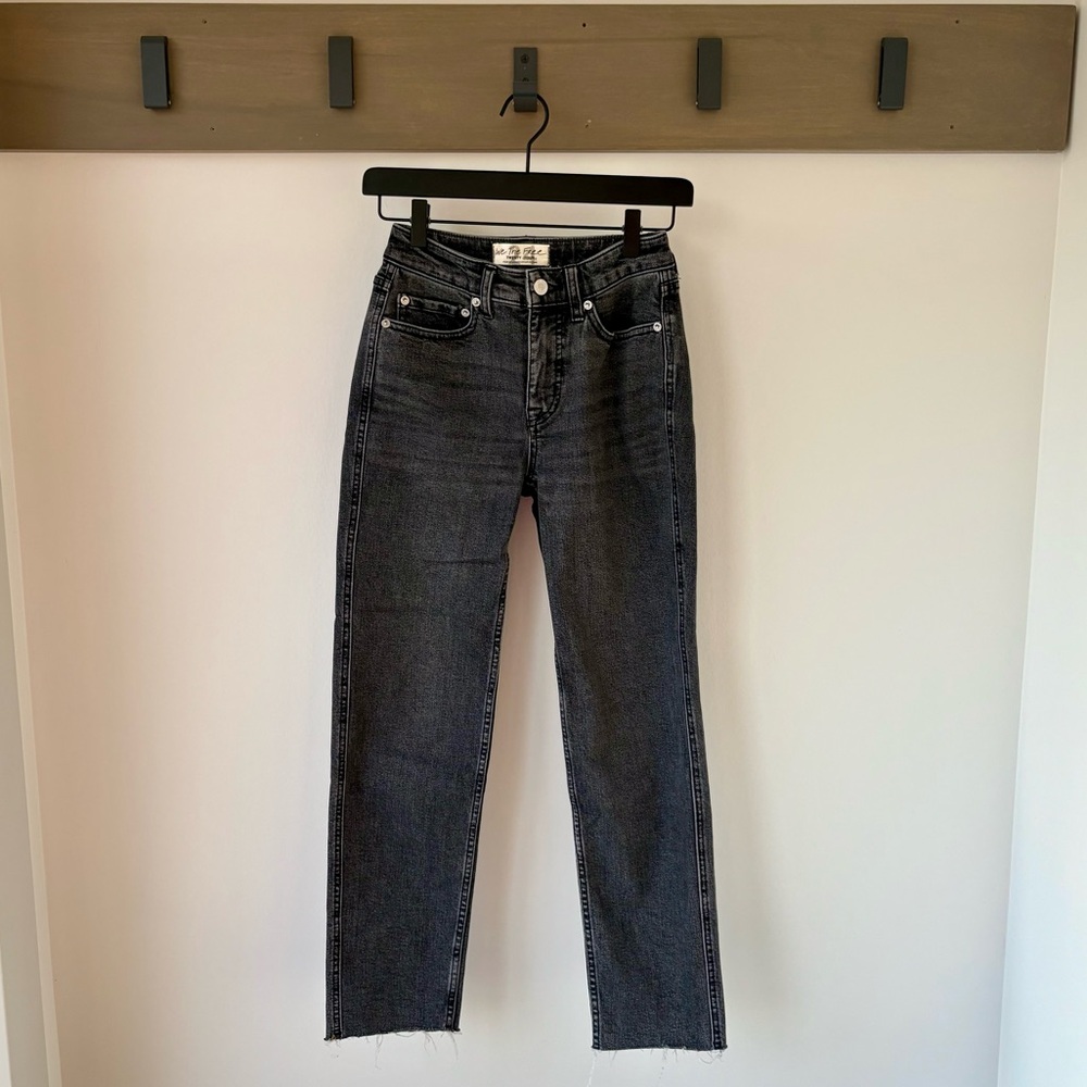 Free People CRVY High-Rise cropped black Jeans – Size 24